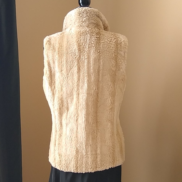 KRISTEN BLAKE Cream Color Reversible Faux Fur Vest - Picture 4 of 11